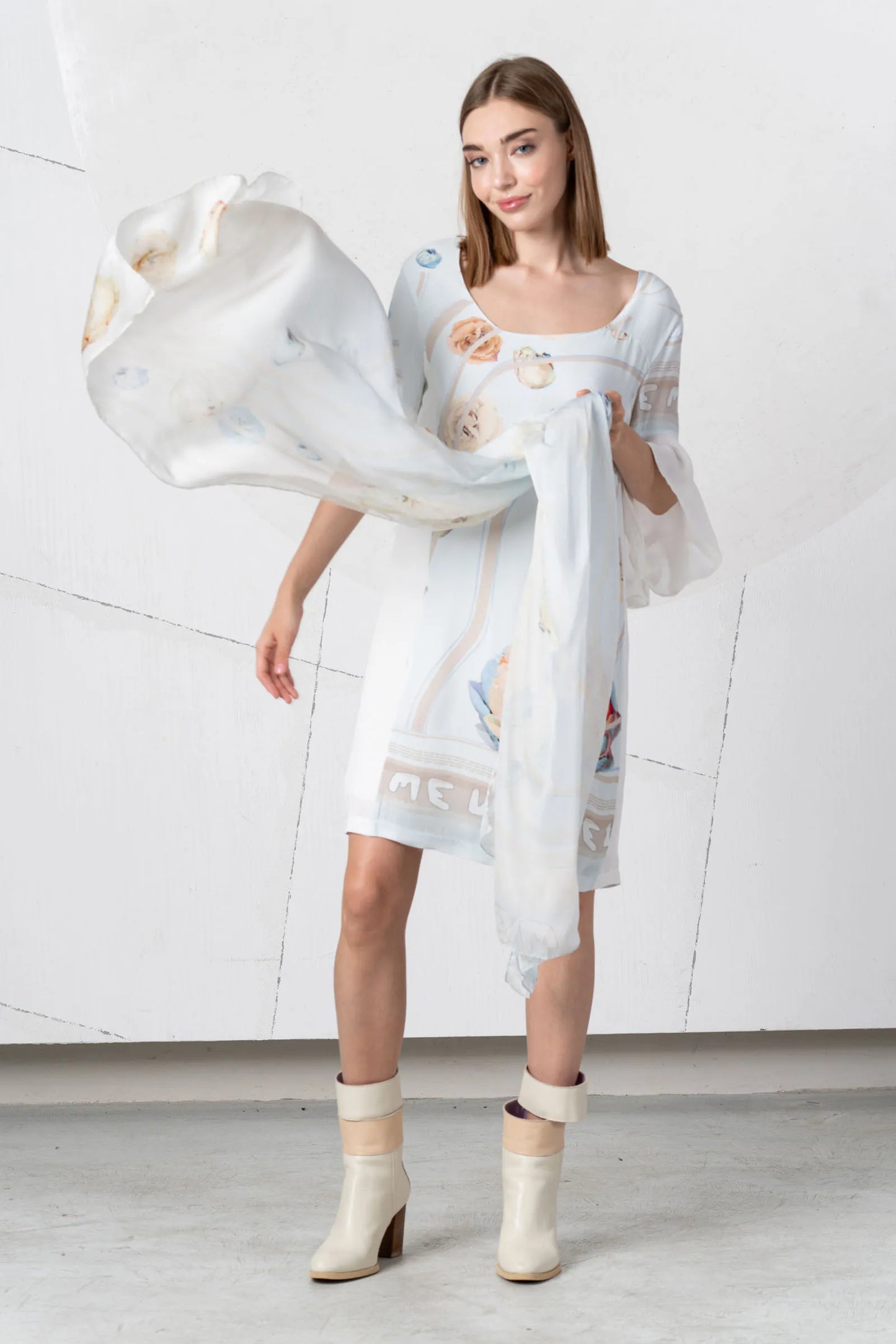 Elisa Cavaletti Light Blue/Beige Floral Scarf