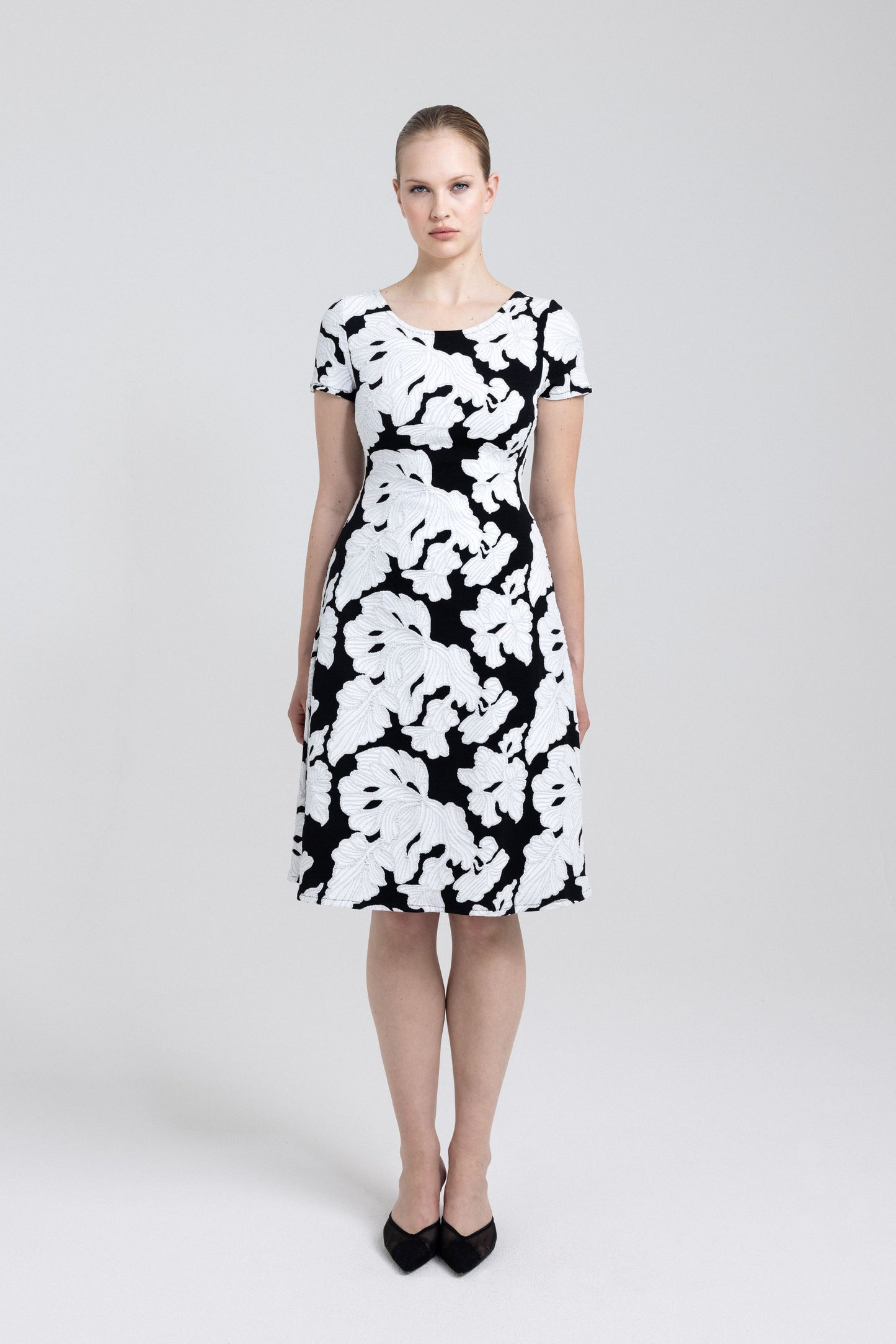 Nadya Toto Nova Floral Jacquard Dress - Black & White
