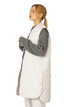 Load image into Gallery viewer, Ilse Jacobson Cream Quilted Vest