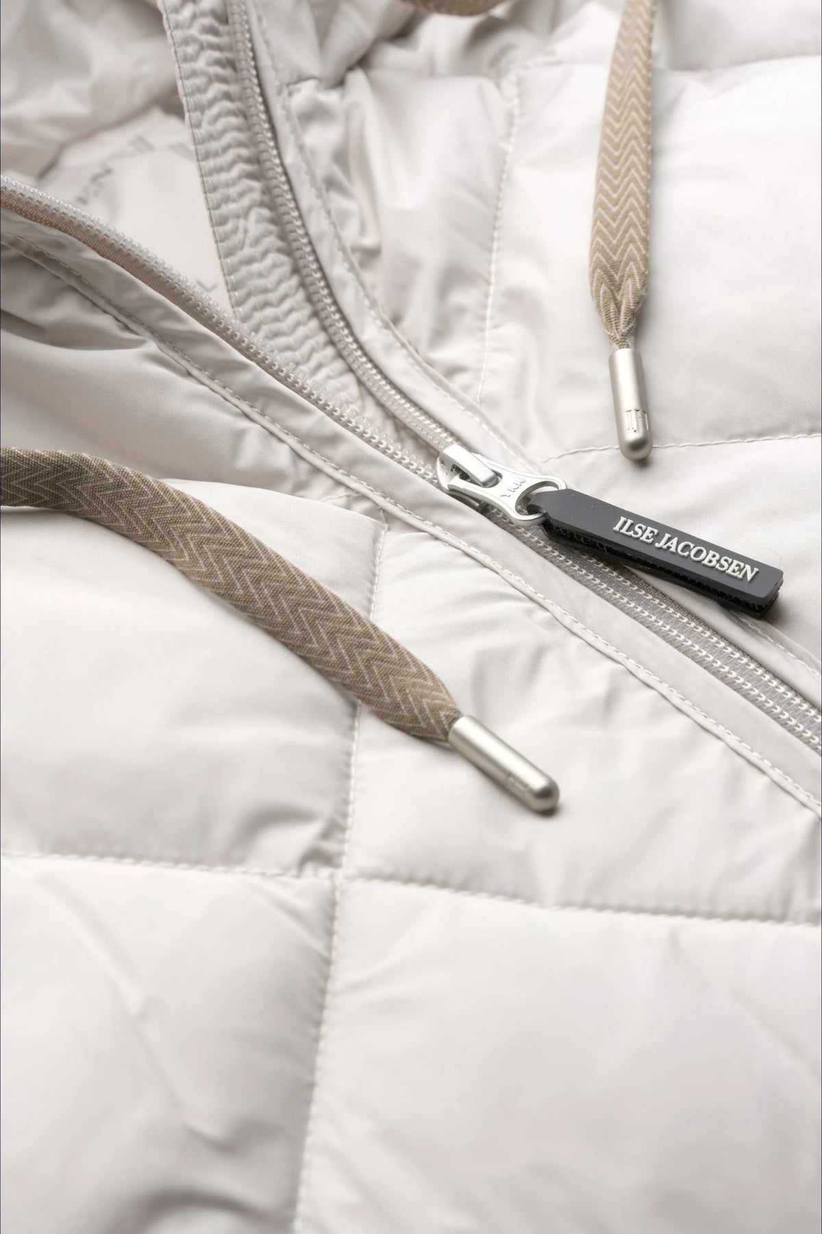 Padded Cape - Silver Grey