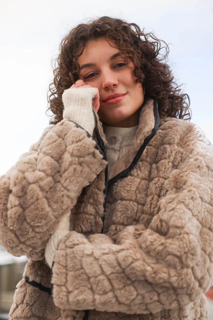 Yest OWY Quinny Coat - Sand/Black